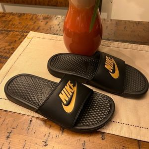 Nike Slides Women Size 8 (to 8.5)